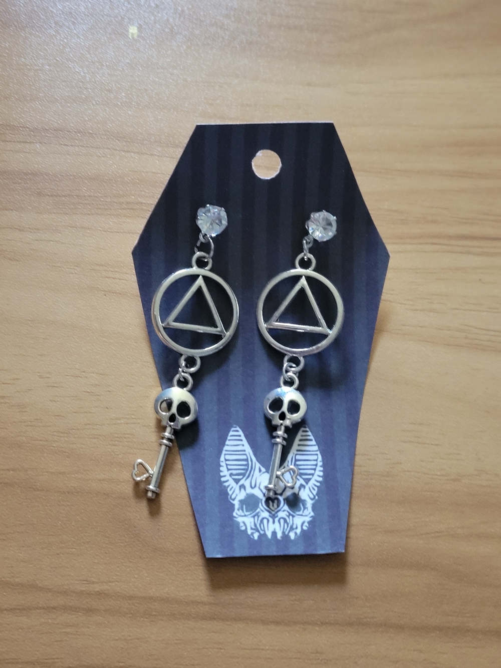💀NEW💀 Hand Crafted Silver Skull Key Dangle Earrings